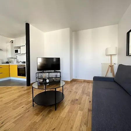 Emplacement Ideal De A Paris Apartment *